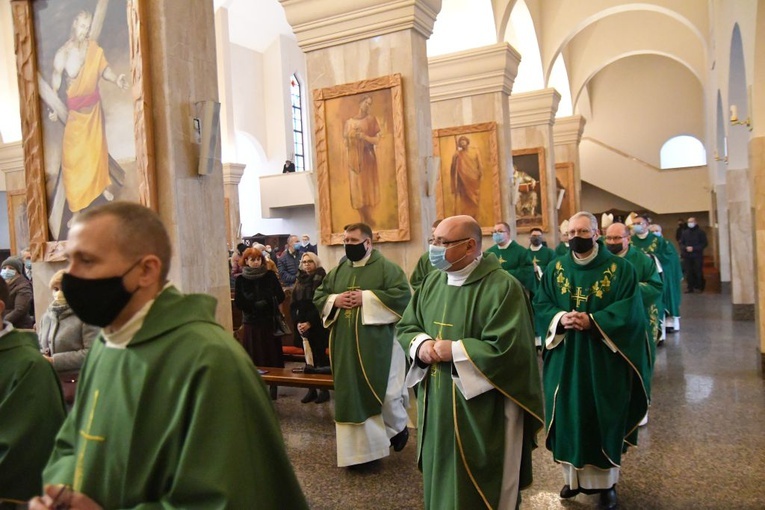 Gorzów Wlkp. Diecezjalne obchody 35. rocznicy śmierci bp. Wilhelma Pluty 