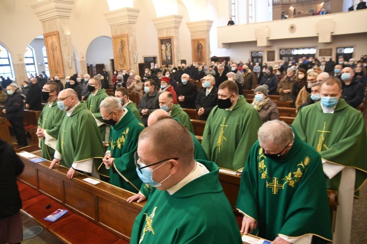 Gorzów Wlkp. Diecezjalne obchody 35. rocznicy śmierci bp. Wilhelma Pluty 