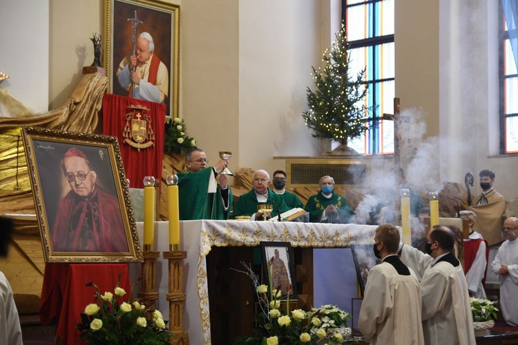 Gorzów Wlkp. Diecezjalne obchody 35. rocznicy śmierci bp. Wilhelma Pluty 