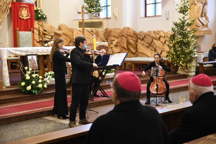 Gorzów Wlkp. Diecezjalne obchody 35. rocznicy śmierci bp. Wilhelma Pluty 