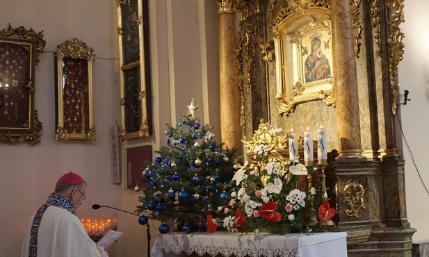 Bp Jan Kopiec: Żebyśmy ten kościół wypełniali naszą obecnością