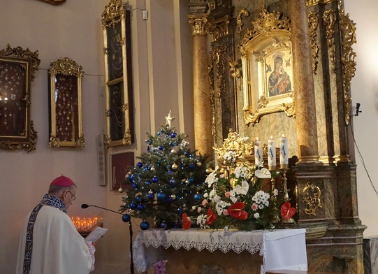 Bp Jan Kopiec: Żebyśmy ten kościół wypełniali naszą obecnością