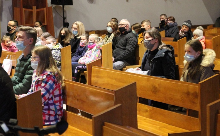 Kolędowanie dla Fundacji "Krzyż Dziecka" w Pisarzowicach - 2021