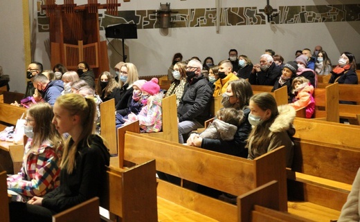 Kolędowanie dla Fundacji "Krzyż Dziecka" w Pisarzowicach - 2021