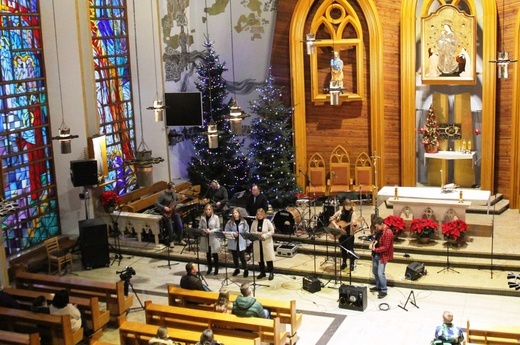 Kolędowanie dla Fundacji "Krzyż Dziecka" w Pisarzowicach - 2021