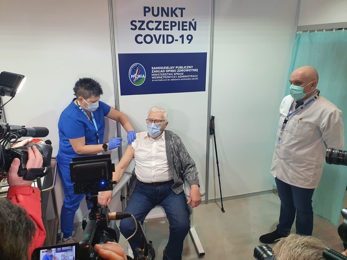 Śląskie. Rozpoczęły się szczepienia przeciwko COVID-19 wśród seniorów