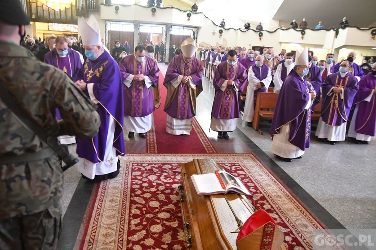 Zielona Góra. Msza żałobna w intencji śp. bp. Adama Dyczkowskiego 