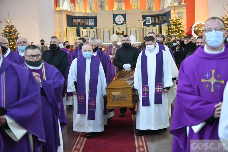 Zielona Góra. Msza żałobna w intencji śp. bp. Adama Dyczkowskiego 