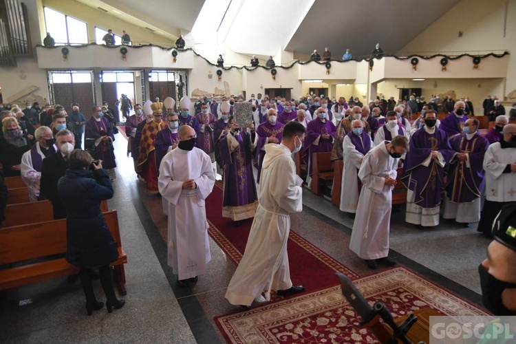 Zielona Góra. Msza żałobna w intencji śp. bp. Adama Dyczkowskiego 