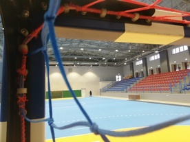 Gliwice. Hala widowiskowo-sportowa w Sośnicy po remoncie i z nowym parkietem. Zobacz jak wygląda