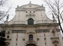 	Budowniczymi obiektu na Wesołej byli w XVII w. karmelici bosi.