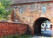 ▲	W tym właśnie miejscu zakonnicy opiekowali się chorymi i odprawiali Msze św. w czasie wielkiej zarazy, która dotarła do Oliwy w 1709 roku.