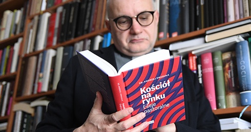 ▲	Kapłan jest profesorem w Instytucie Nauk Teologicznych Uniwersytetu Szczecińskiego.