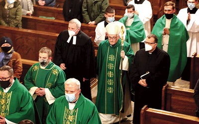 ▲	W nabożeństwie w katedrze wzięli udział także przedstawiciele Kościołów ewangelickiego i zielonoświątkowego.