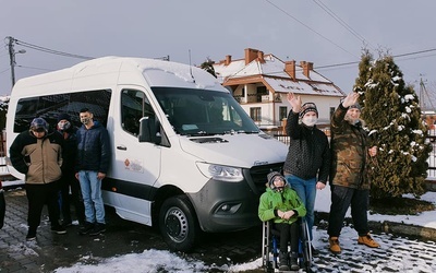 Jadowniki Mokre. Cztery kółka z gwiazdą