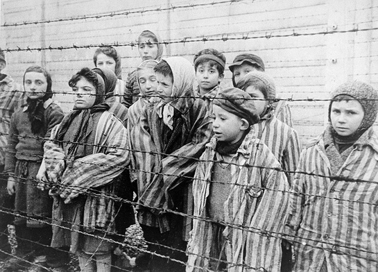 76. rocznica wyzwolenia Auschwitz: to dzieci są najbardziej bezbronnymi ofiarami obojętności wobec zła