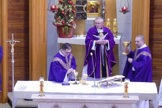 Pogrzeb śp. ks. Juliusza Olejaka w Pisarzowicach