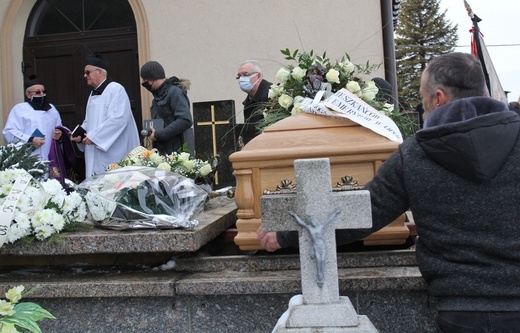 Pogrzeb śp. ks. Juliusza Olejaka w Pisarzowicach