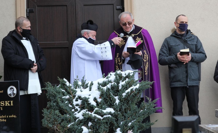 Pogrzeb śp. ks. Juliusza Olejaka w Pisarzowicach