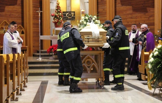 Pogrzeb śp. ks. Juliusza Olejaka w Pisarzowicach