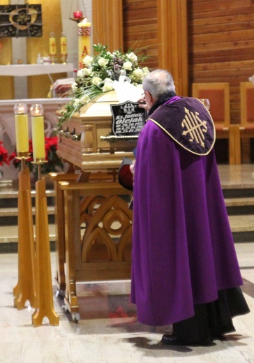 Pogrzeb śp. ks. Juliusza Olejaka w Pisarzowicach