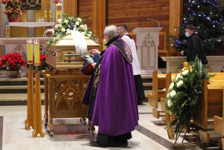 Pogrzeb śp. ks. Juliusza Olejaka w Pisarzowicach