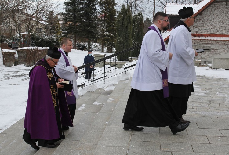 Pogrzeb śp. ks. Juliusza Olejaka w Pisarzowicach