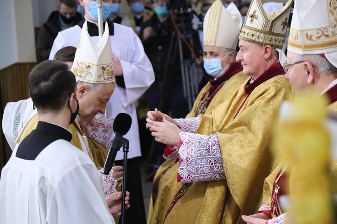 Święcenia biskupie ks. Artura Ważnego