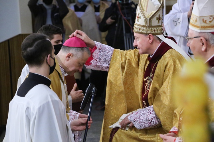 Święcenia biskupie ks. Artura Ważnego