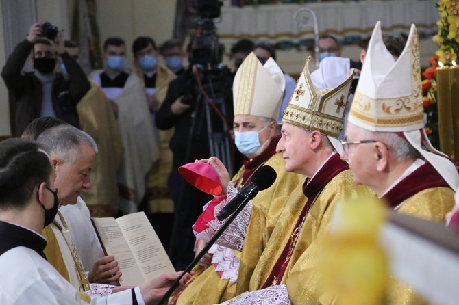 Święcenia biskupie ks. Artura Ważnego