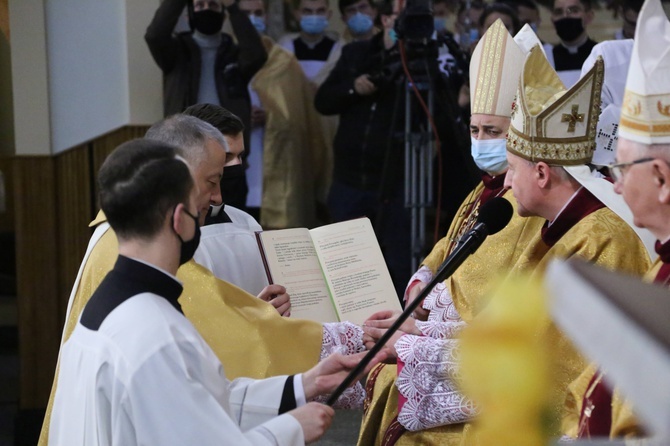 Święcenia biskupie ks. Artura Ważnego