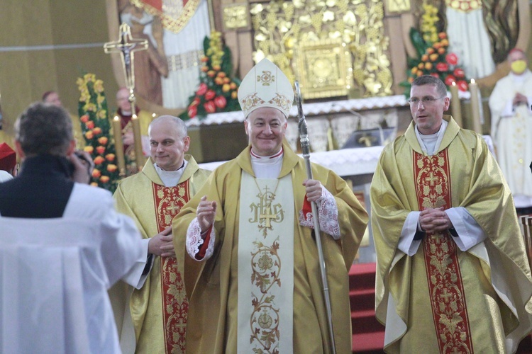 Święcenia biskupie ks. Artura Ważnego