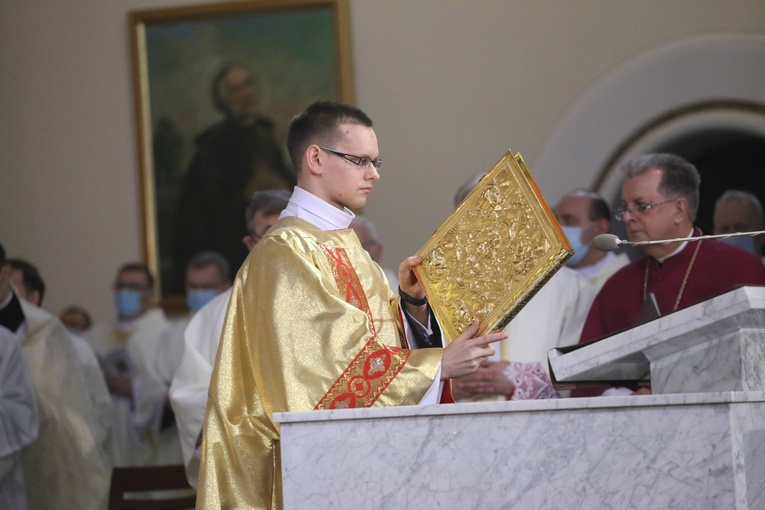 Święcenia biskupie ks. Artura Ważnego