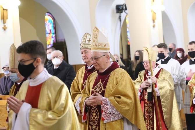 Święcenia biskupie ks. Artura Ważnego