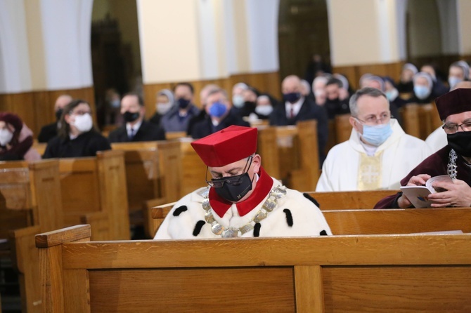 Święcenia biskupie ks. Artura Ważnego