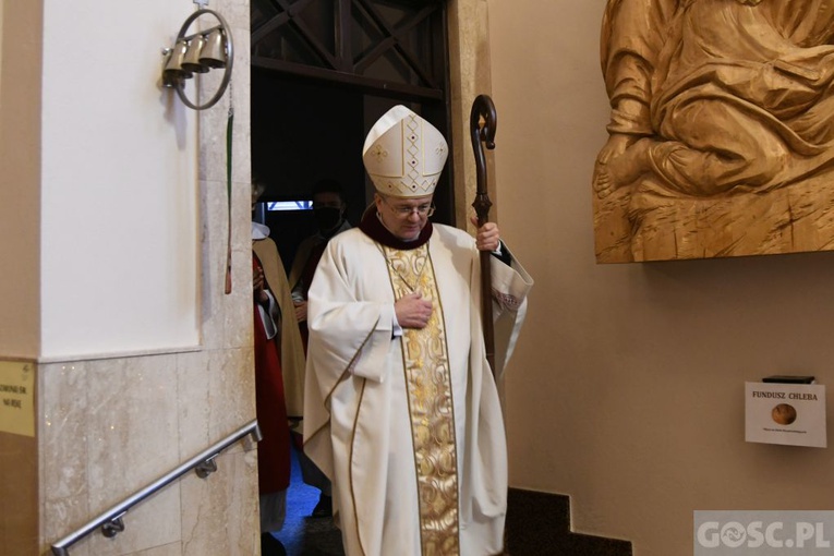 Gorzów Wlkp. Modlitwa biskupa z Bractwem św. Józefa