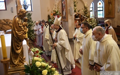 Gorzów Wlkp. Modlitwa biskupa z Bractwem św. Józefa