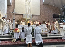 Jubileuszowa Eucharystia w parafii Trójcy Przenajświętszej w Stalowej Woli.