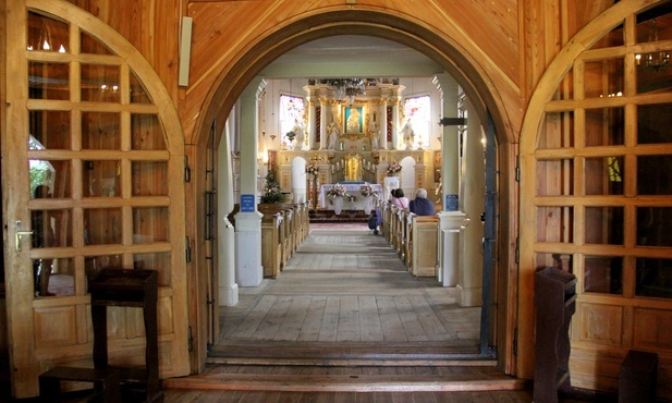 Kiedy apostaci zamykają za sobą drzwi Kościoła, On o nich nie zapomina i od razu rozwiera je szerzej, czekając na ich powrót.
