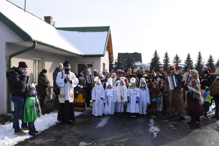 Kolędnicy, akordeoniści i heligoniści w Zakliczynie