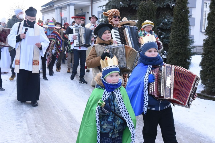 Kolędnicy, akordeoniści i heligoniści w Zakliczynie