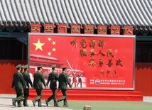 Główny dyplomata Komunistycznej Partii Chin ostrzega Bidena, by nie ingerował w sprawy ChRL