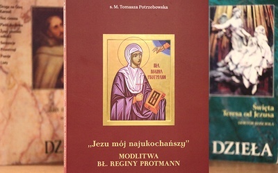 ▲	Książka jest już przetłumaczona  na języki angielski, włoski i niemiecki. W trakcie przygotowania jest wersja francuska.
