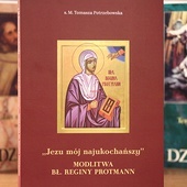 ▲	Książka jest już przetłumaczona  na języki angielski, włoski i niemiecki. W trakcie przygotowania jest wersja francuska.