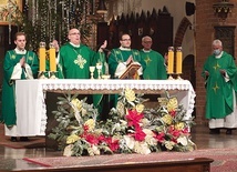 ▲	Wspólnej modlitwie przewodniczył bp Janusz Ostrowski. 