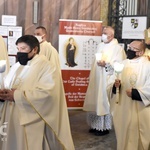 Msza św. i procesja z okazji Dnia Życia Konsekrowanego