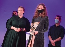 ▲	Na laureatów czekały statuetki i nagrody.