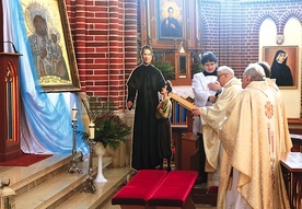 Na wszystkich niedzielnych Mszach 31 stycznia został wystawiony i ponowiony akt zawierzenia parafii z czerwca 2018 roku.