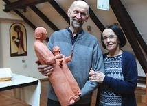 	Państwo Puzanowscy w kaplicy Dużego Domu