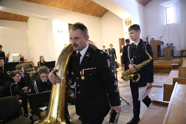 Koncert w Męcinie